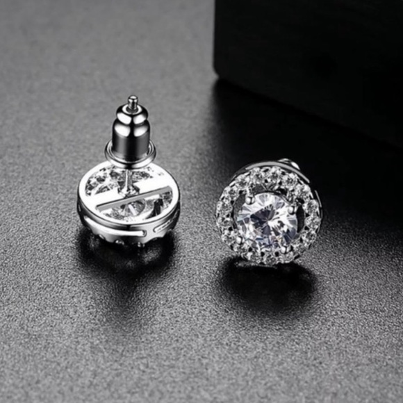 NEW Brilliant Cut 18K Diamond Halo Stud Earrings - Picture 5 of 5